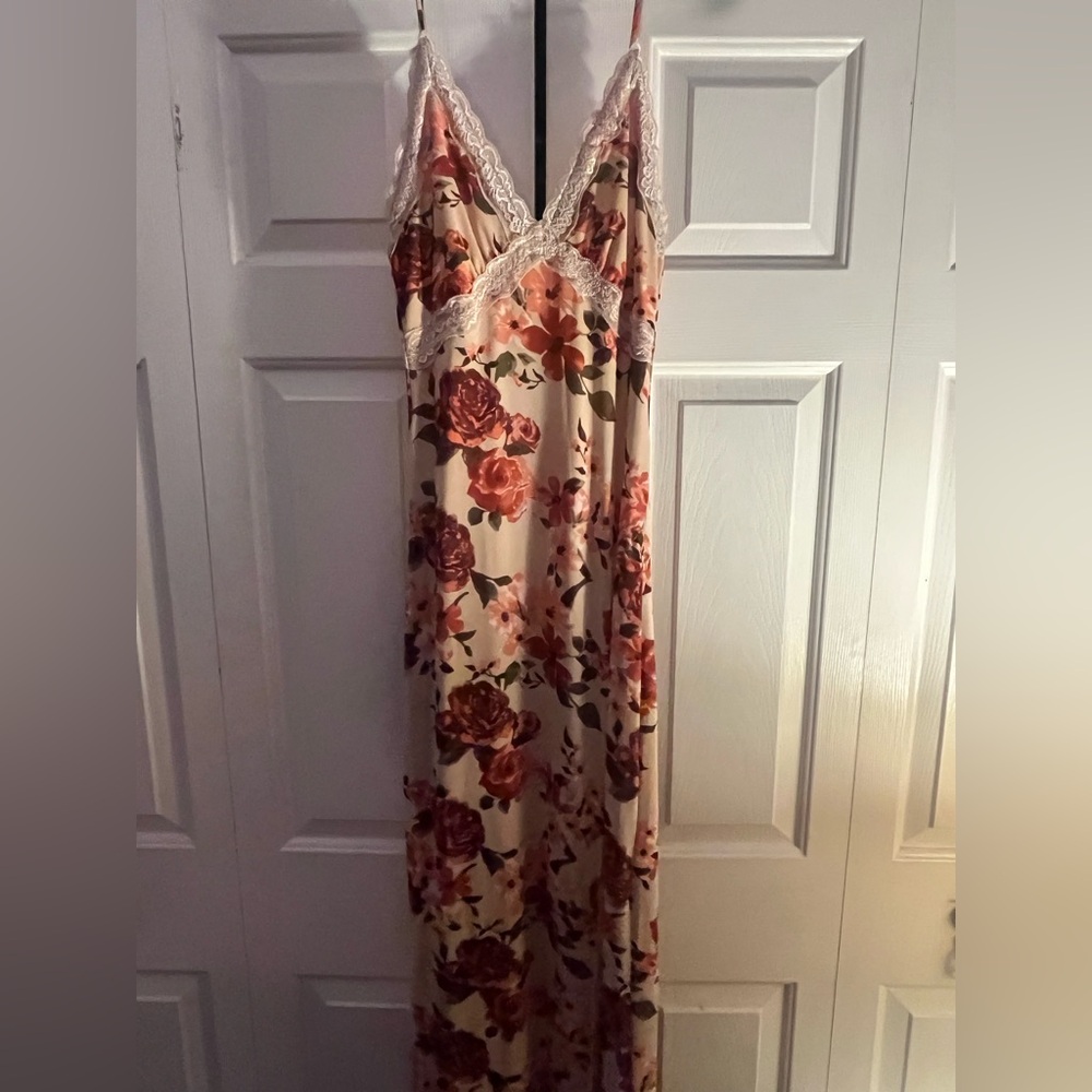 NWOT Jessica Simpson Floral Lace Maxi Dress size small